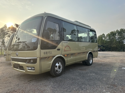 14座中巴
